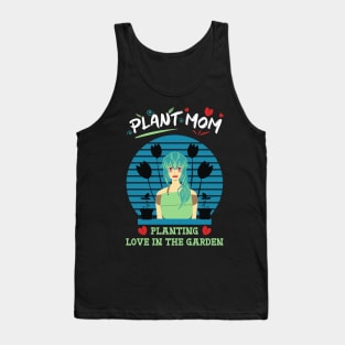 Plant mom planting love in the garden anime green hair Tank Top